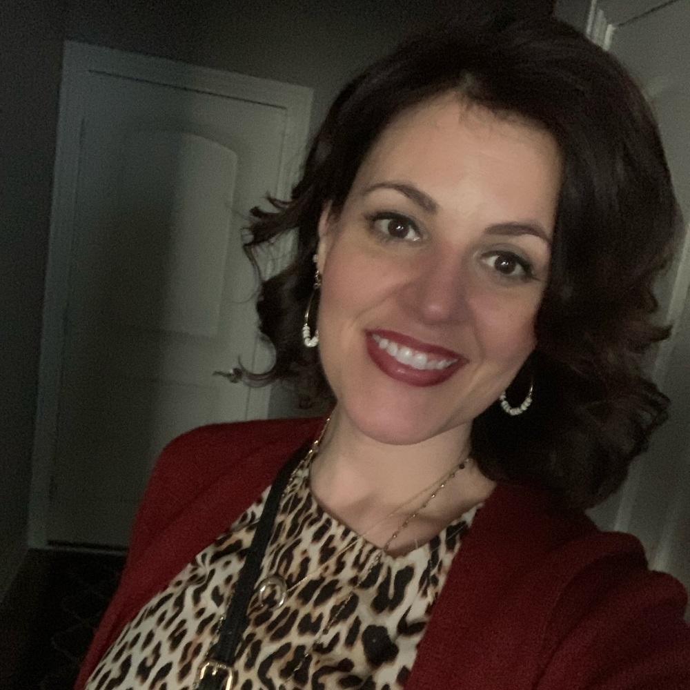 Meet your Posher, Lora